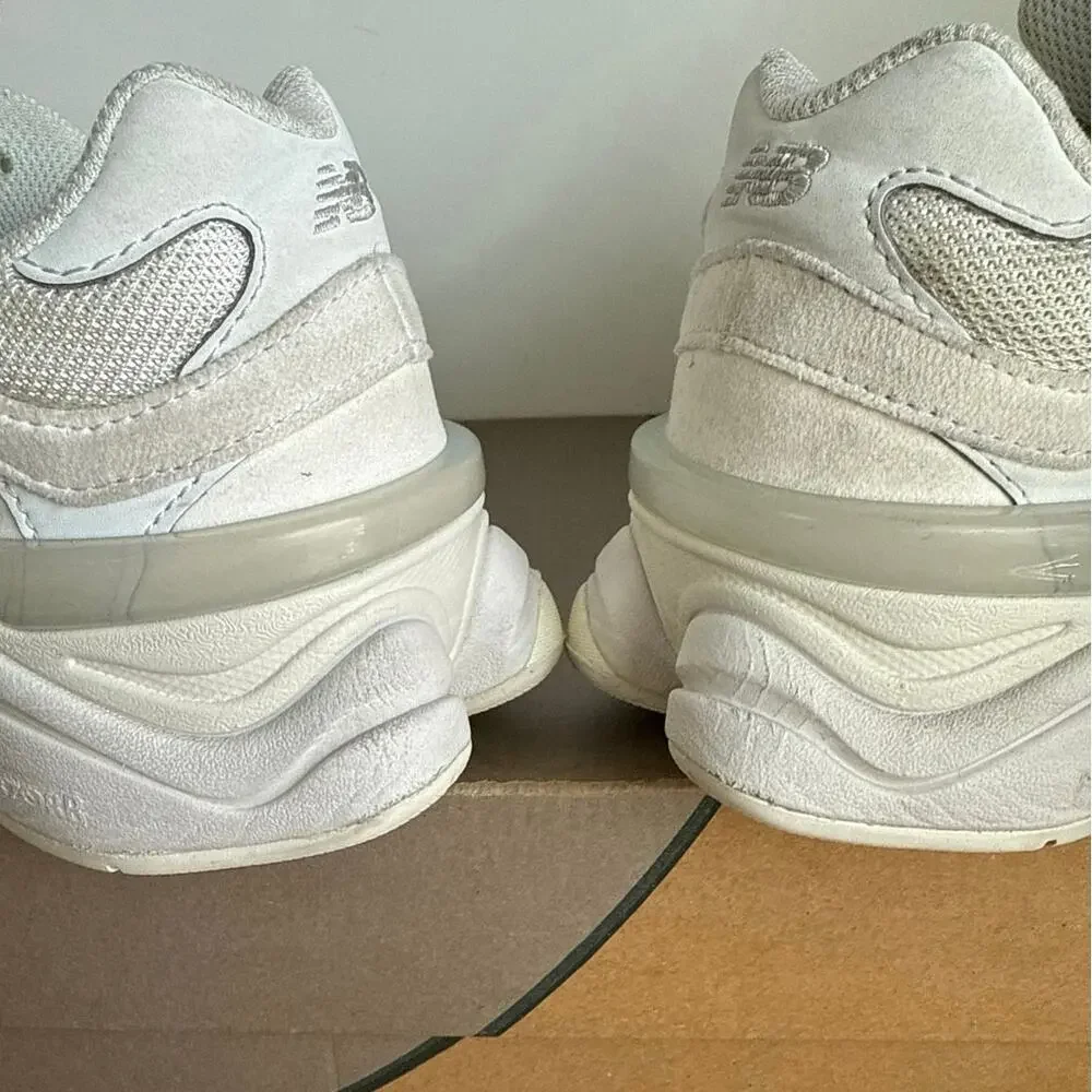 New Balance 9060 ‘Reflection’ Kids Sneakers- SZ 4.5 Y- 6 W